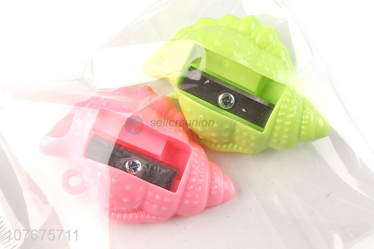 Good quality school stationery shell shape plastic pencil sharpener