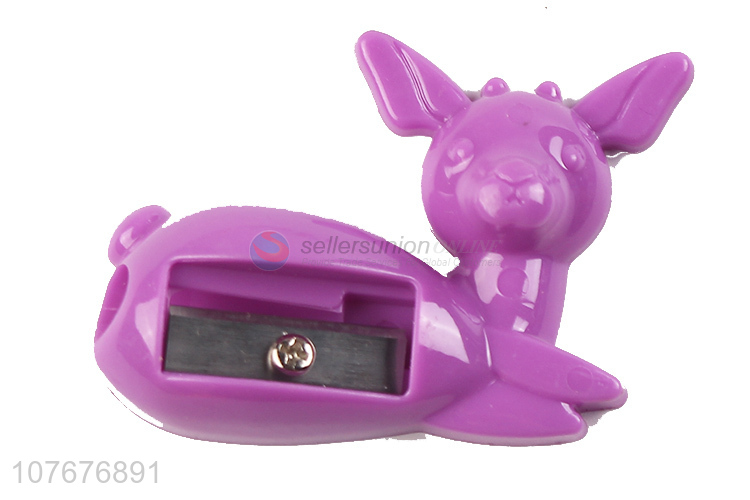 High quality school stationery deer shape plastic pencil sharpener