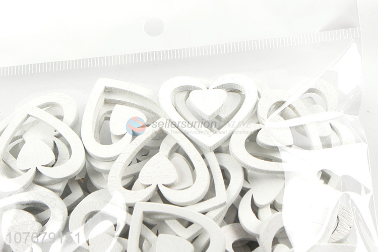 Low-priced handmade products, uncolored heart-shaped DIY accessories and decorations