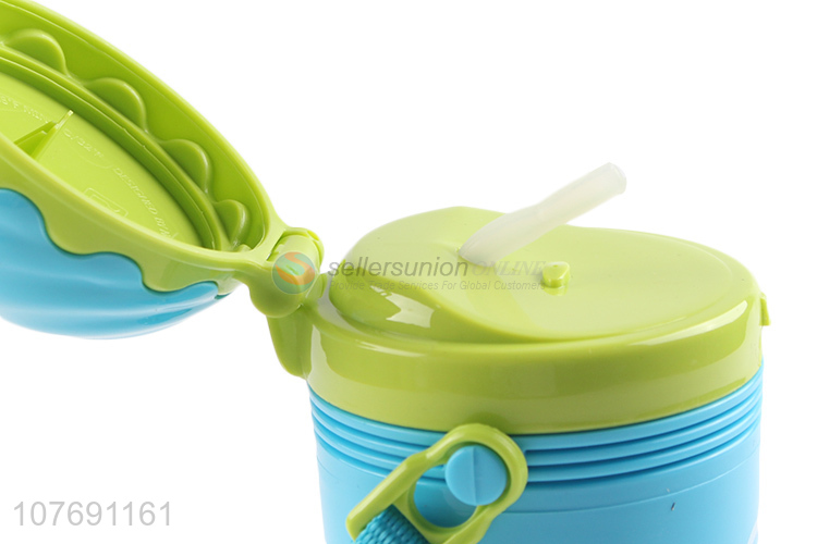 Hot selling leakproof water bottle drinking bottle with straw and strap