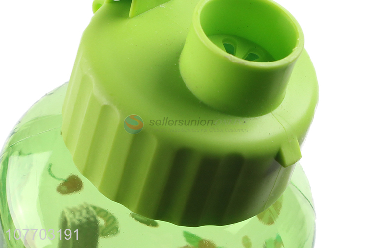 Hot selling green cartoon water cup can carry water bottle