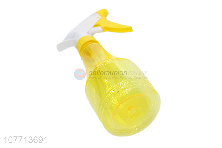 Delicate Design Plastic Watering Can Garden Watering Spray Bottle