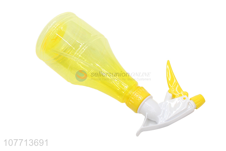 Delicate Design Plastic Watering Can Garden Watering Spray Bottle