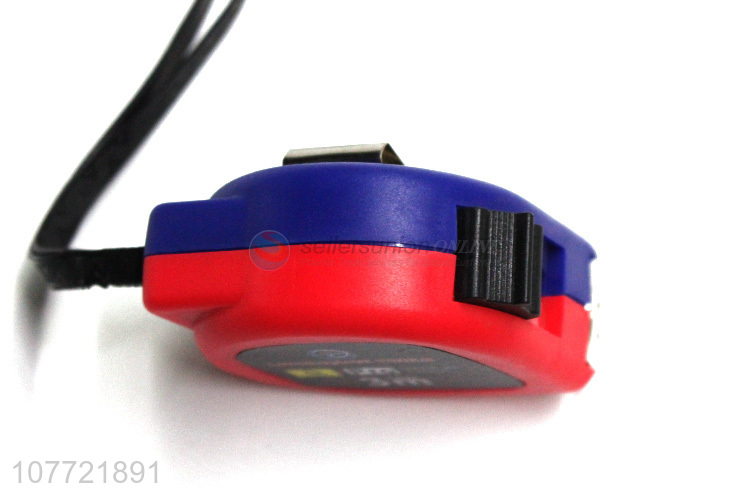 Convenient retractable tape measure with high precision