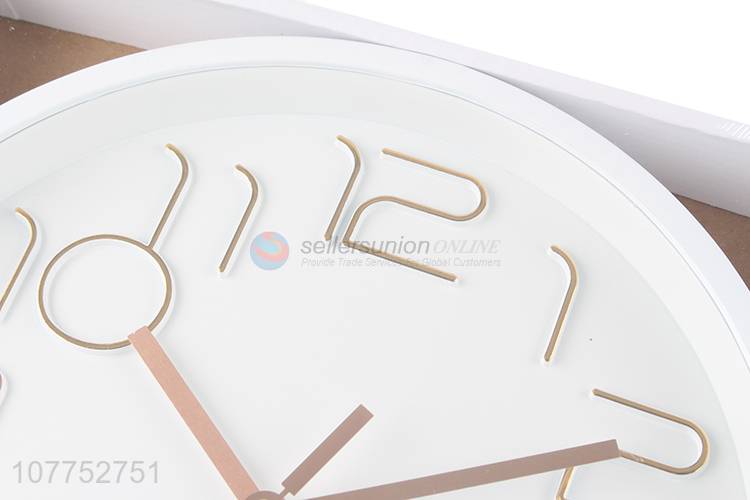 Simple creative round white background clock wall clock