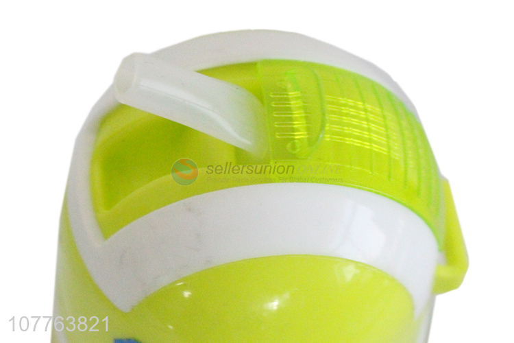 Wholesale pp material children water bottle with straw and shoulder strap