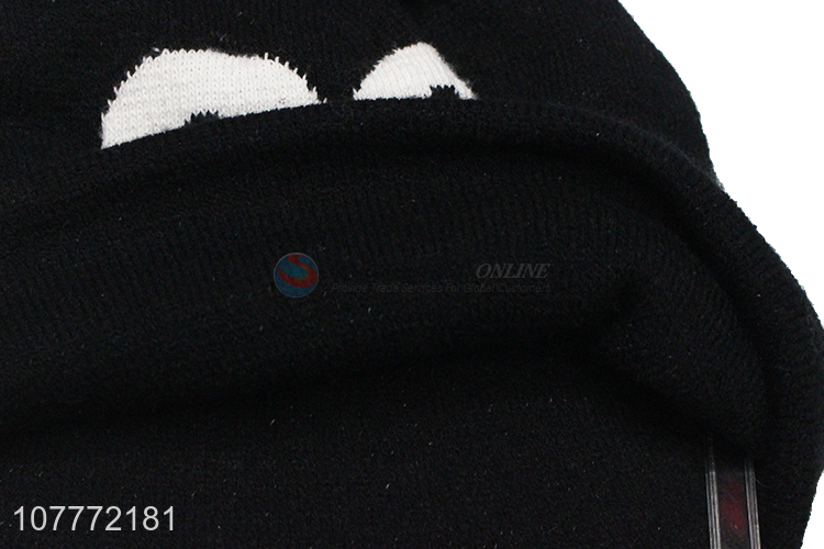 Simple black casual sports knitted hat wool ball warm hat