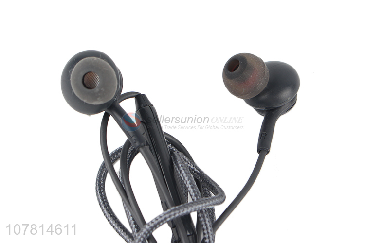 Wholesale black wired in-ear universal headset