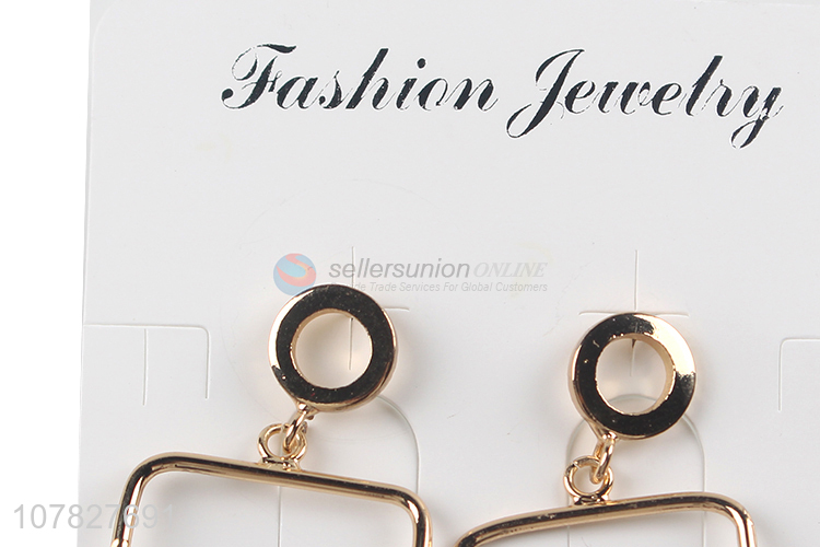 Delicate Design Modern Women Earring Stud Earring