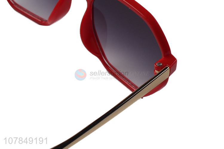 Fashion Design Red Frame Sunglasses Ladies Eyeglasses