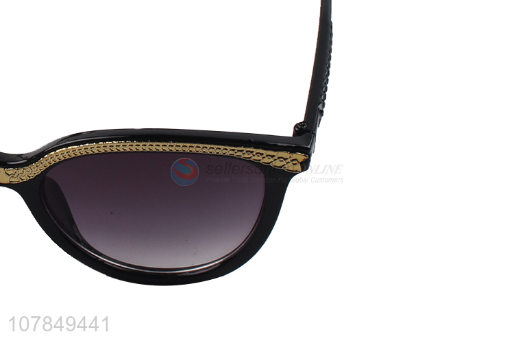 Fashion Outdoor Sun Glasses With Golden Trim Strip