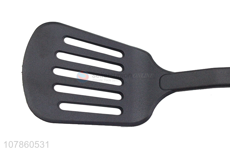 Factory direct sale black food grade drain spatula household spatula