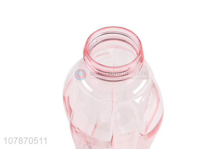 Low price portable large capacity plastic water bottle