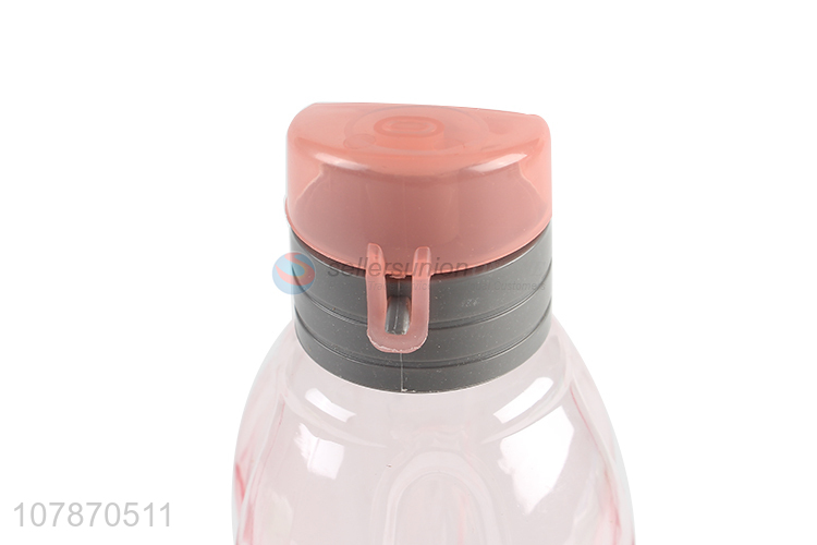 Low price portable large capacity plastic water bottle