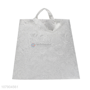 Good <em>wholesale</em> price silver paper packaging bag holiday <em>gift</em> bag