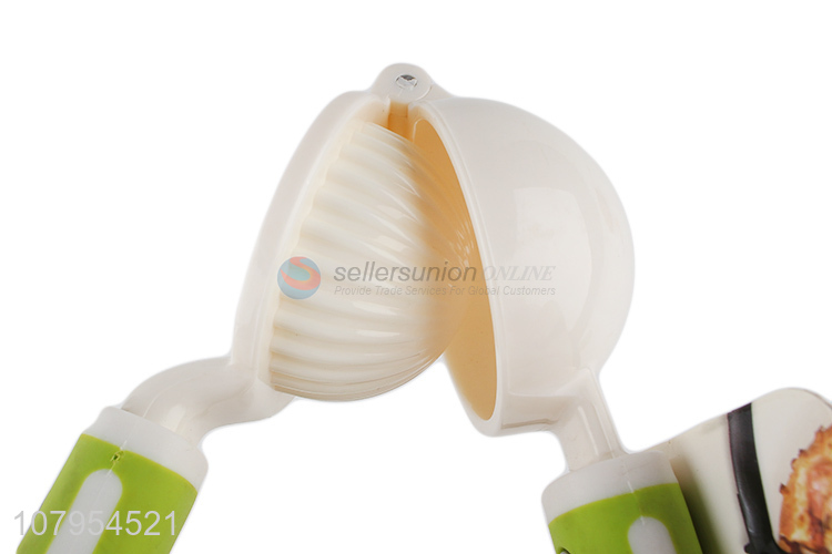 Wholesale plastic manual orange lemon squeezer fresh fruit juice tools