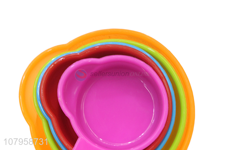 Yiwu exports multicolor food-grade plastic measuring cup baking tools