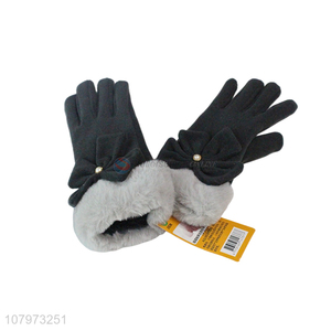 Low price outdoor windproof gloves ladies plush gloves wholesale