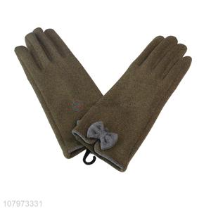 Good quality green thick embroidered gloves ladies warm gloves