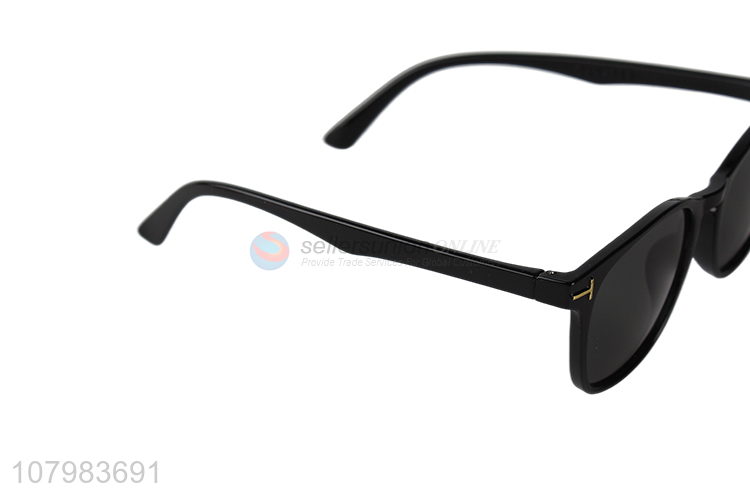 Good Quality Black Sunglasses Fashionable Eyeglasses For Summer