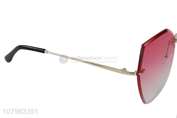 Latest Irregular Rim Sunglasses Cool Eyeglasses Fashion Accessories