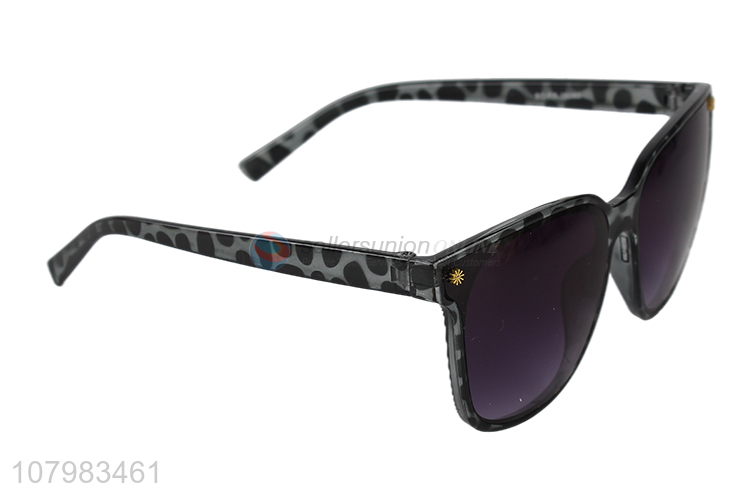 New Style Ladies Sunshade Glasses Latest Sunglasses For Sale