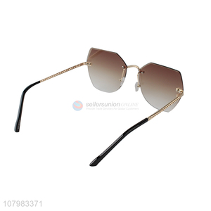 New Design Fashion Sun Glasses Cheap Glasses Summer Eyewear