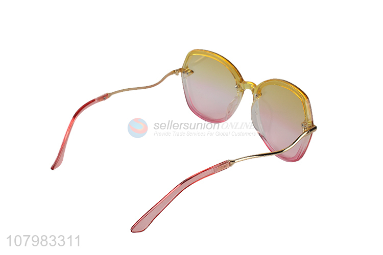 Popular Ladies Leisure Sunglasses Stylish Sun Glasses For Women