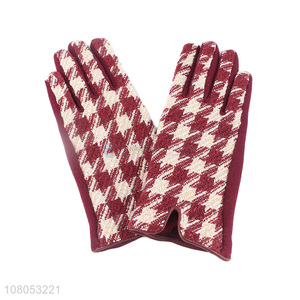 Hot sale red winter fleece lined gloves ladies warm gloves