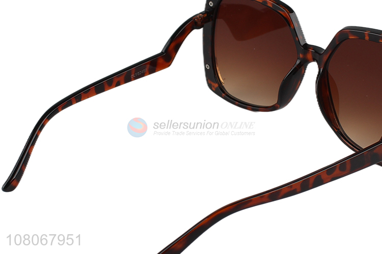 China products trendy leopard print sunglasses retro plastic sunglasses