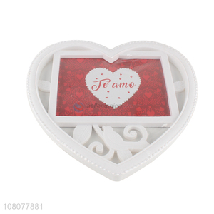 New Design Heart Shape Plastic Photo Frame For Home