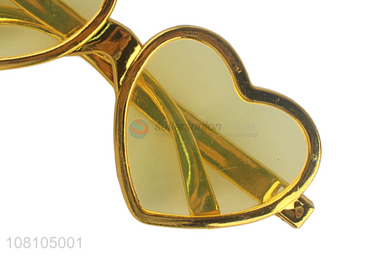 Yiwu market gold heart party glasses novelty sunglasses eyewear