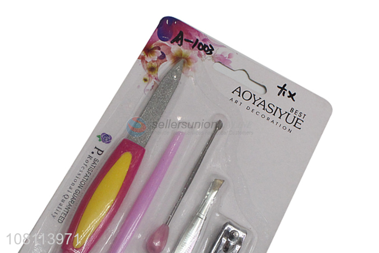 Low price plastic daily use nail manicure set for sale