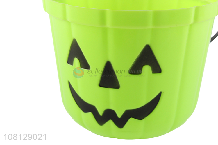 Low price plastic Halloween pumpkin candy bucket for decoration