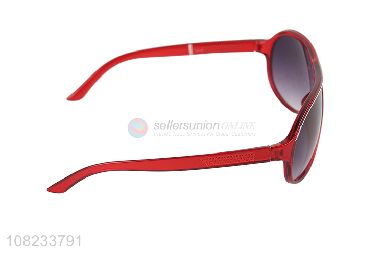 Yiwu market creative fashionable sunglasses for ladies