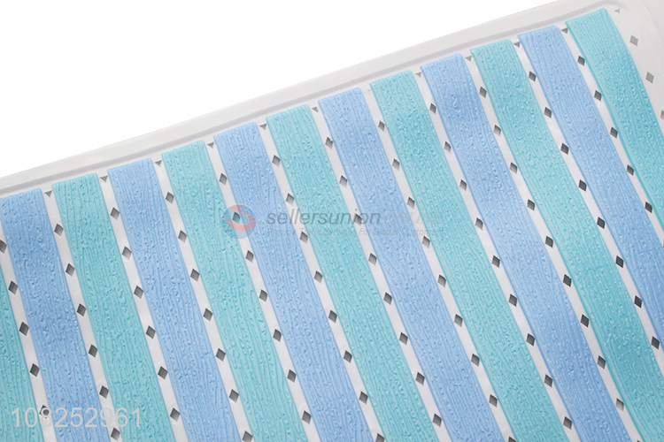 Wholesale colorful strong suction anti-slip bath mat with drain holes