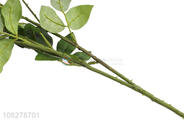 Yiwu wholesale rose flower decorative cuttings desktop bouquet