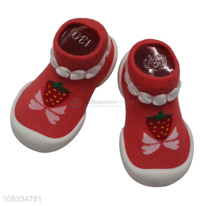 Yiwu wholesale strawberry pattern baby socks shoes for walking