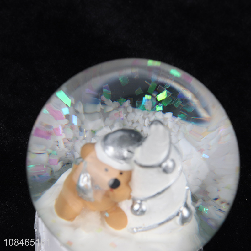 Factory direct sale polyresin water balls Christmas snow globes