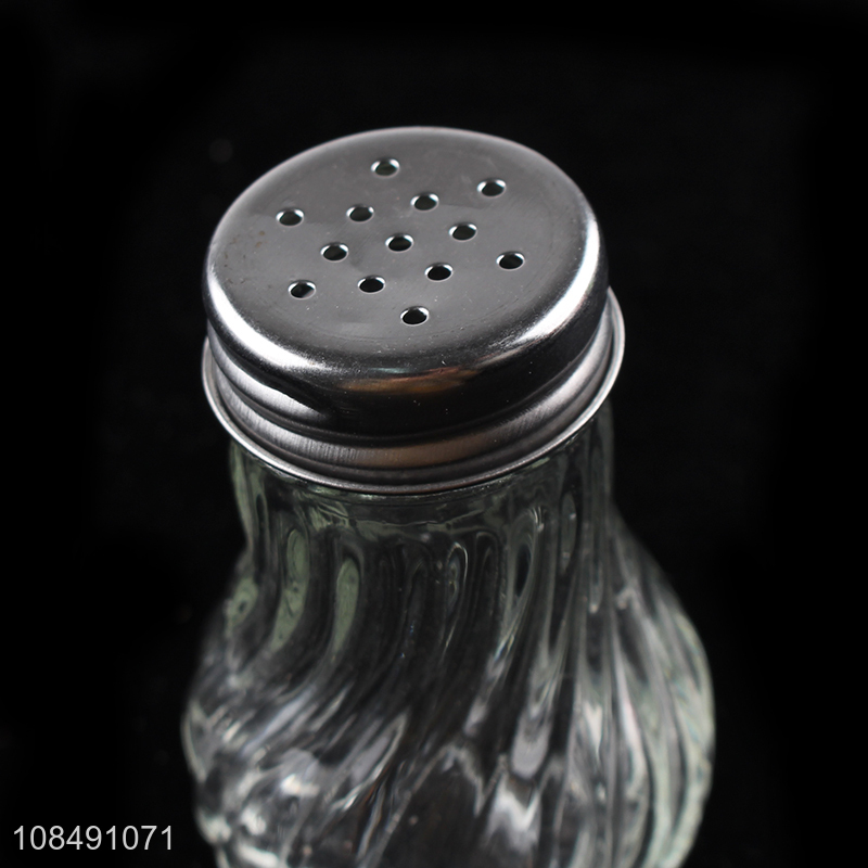 Wholesale glass spice salt pepper shaker with metal lid condiment shaker