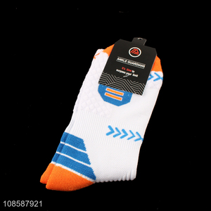 High quality men's sports socks breathable fast drying basketball socks