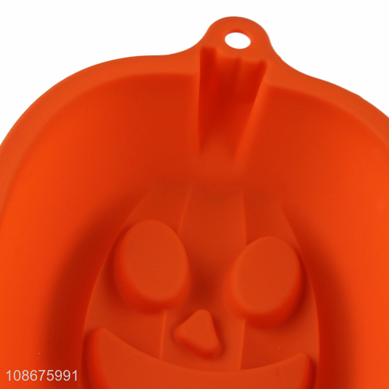 Hot selling food grade silicone Halloween pumpkin cake molds