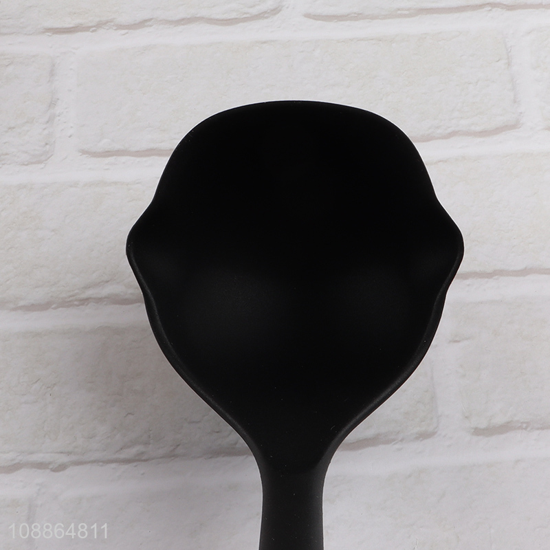 Good quality heat resistant silicone soup ladle for cooking serving