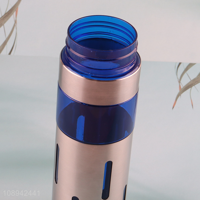 Factory Price 700ml Portable Sports Water Bottle for Men and Women