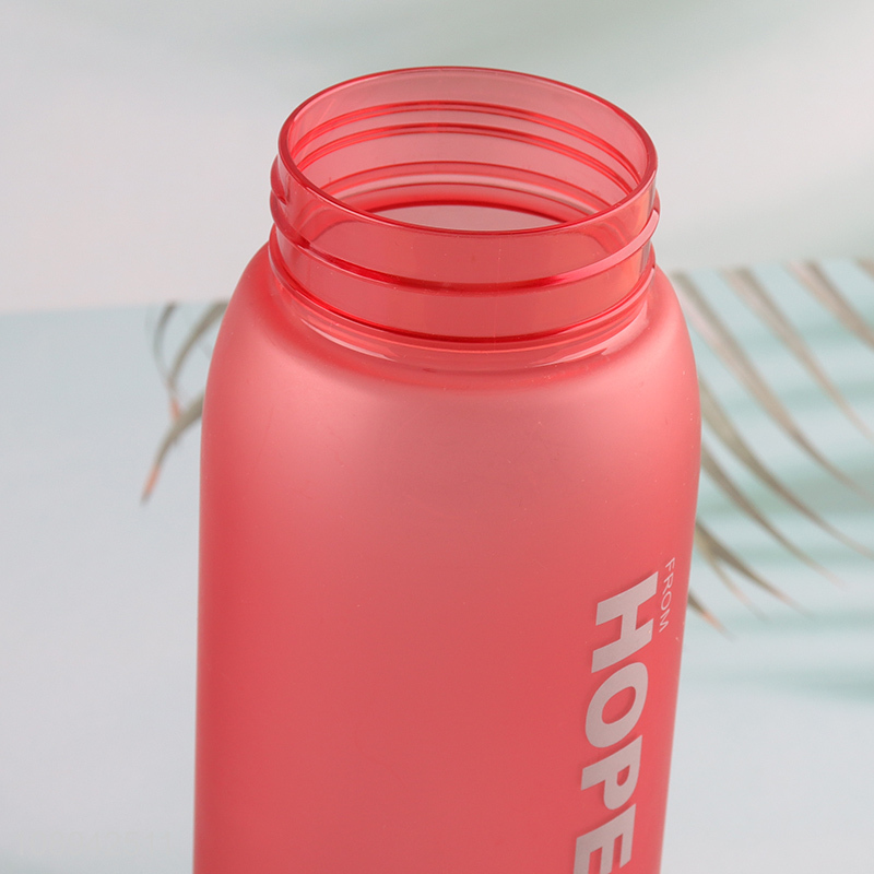 New Product 700ml Portable Plastic Sports Water Bottle with Handle