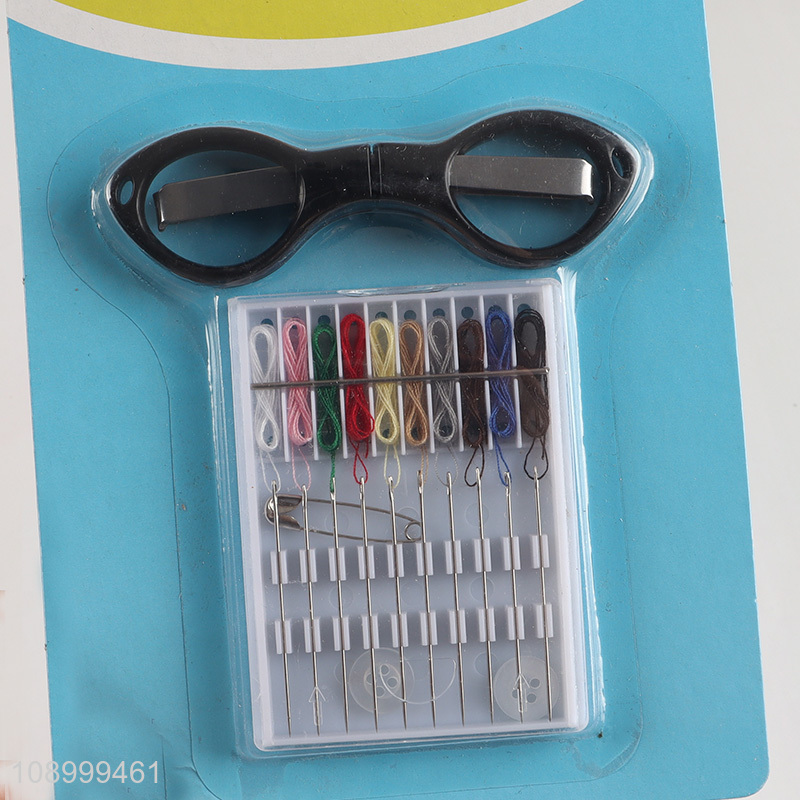 Factory Wholesale Home Sewing Kit with Folding Safety Scissors & Sewing Needles