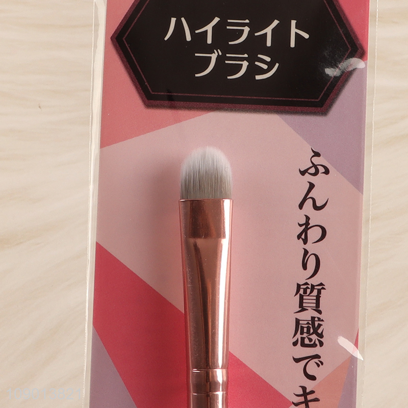 China supplier facial makeup tool makeup brush highlighter brush for sale