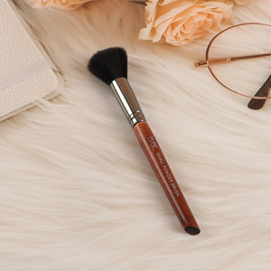 Good selling professional makeup brush powder brush with plastic handle