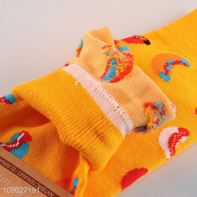 Low price cartoon banana pattern cotton unisex cotton casual socks