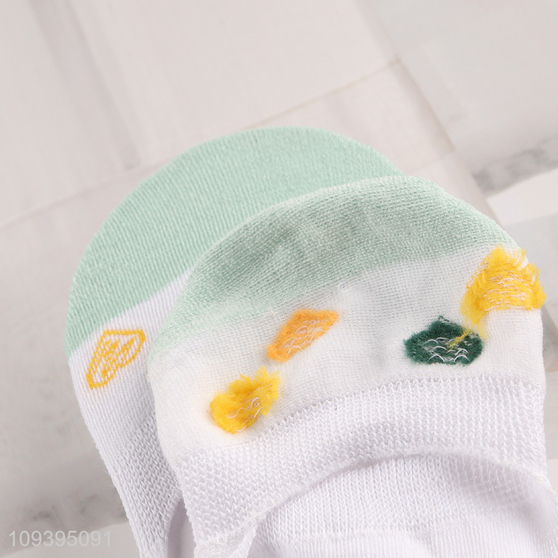 Good selling Embroidered cute design boat socks